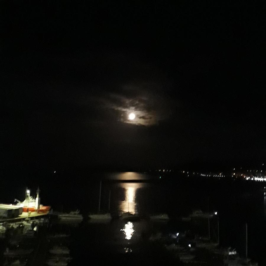 Seaview Kavala Port Apartment ภายนอก รูปภาพ